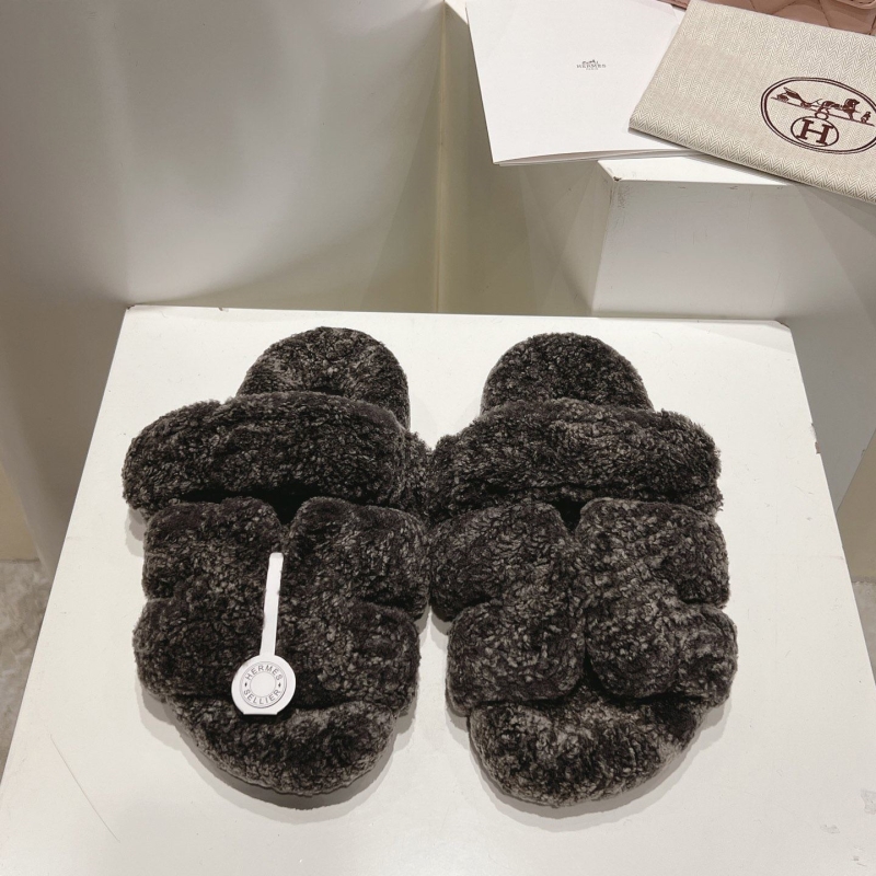 H**mes slippers